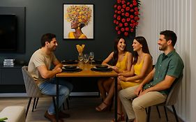 Luca - Luxury Park-View Apt With Balcony & Parking